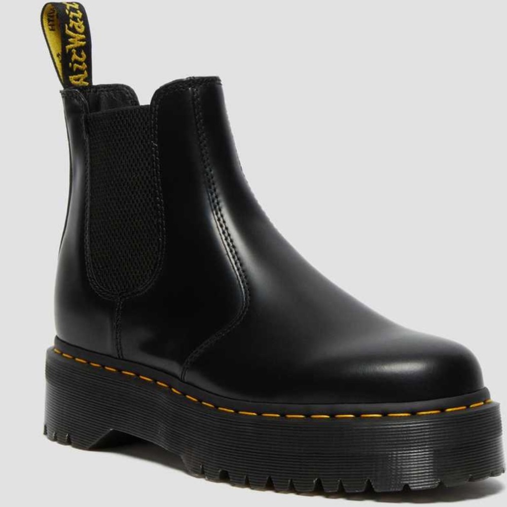 Dr. Marten's 2976 SMOOTH LEATHER PLATFORM CHELSEA BOOTS